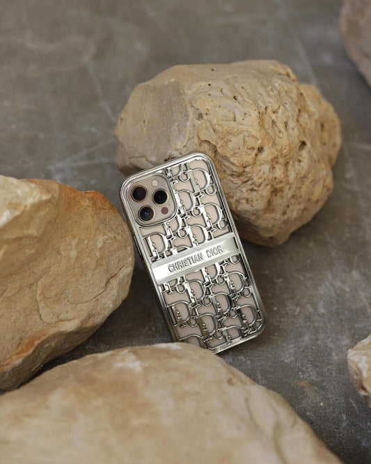 How Do Luxury iPhone Cases Combine Style and Protection in 2025?