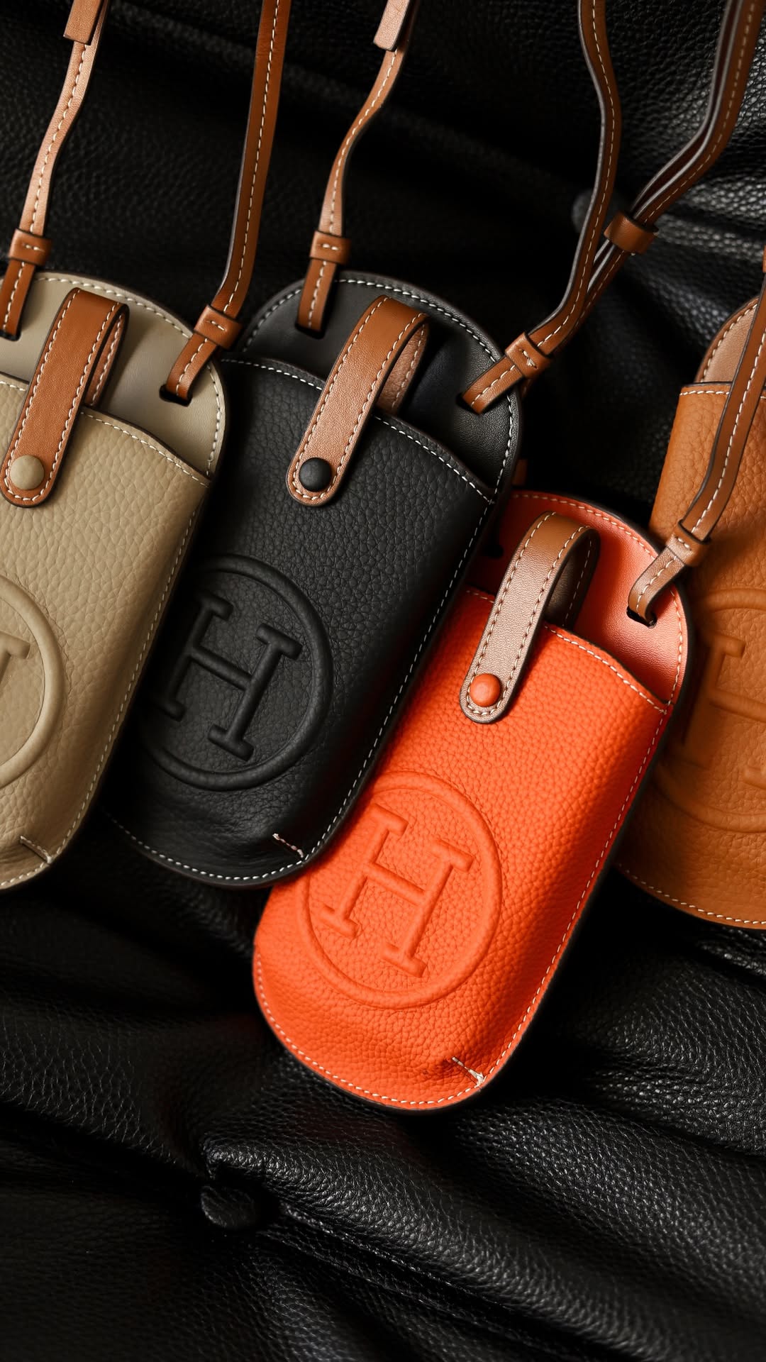 Le Pouch Black Hermès iPhone 16 Pro Max Case Crossbody Strap Bag