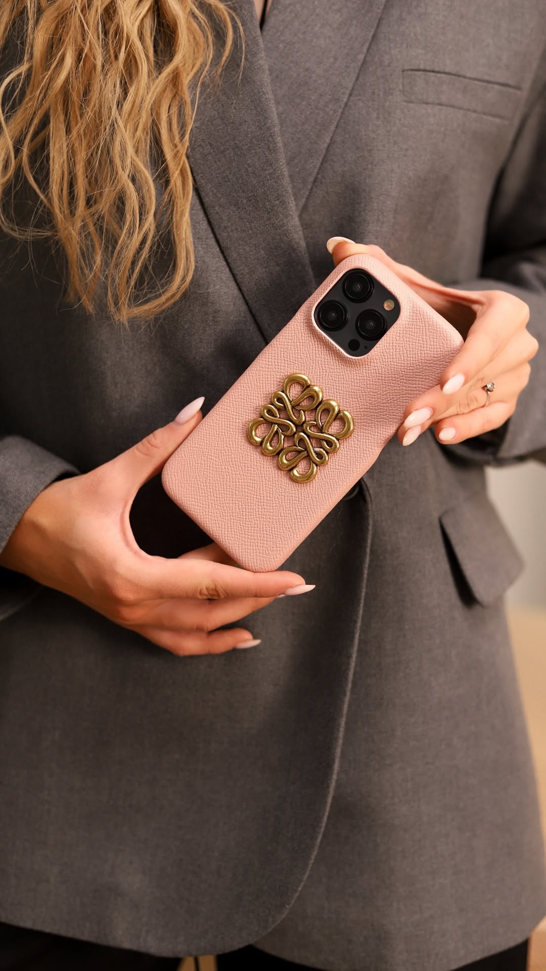 Dusty Rose Loewe iPhone 16 Pro Max Case