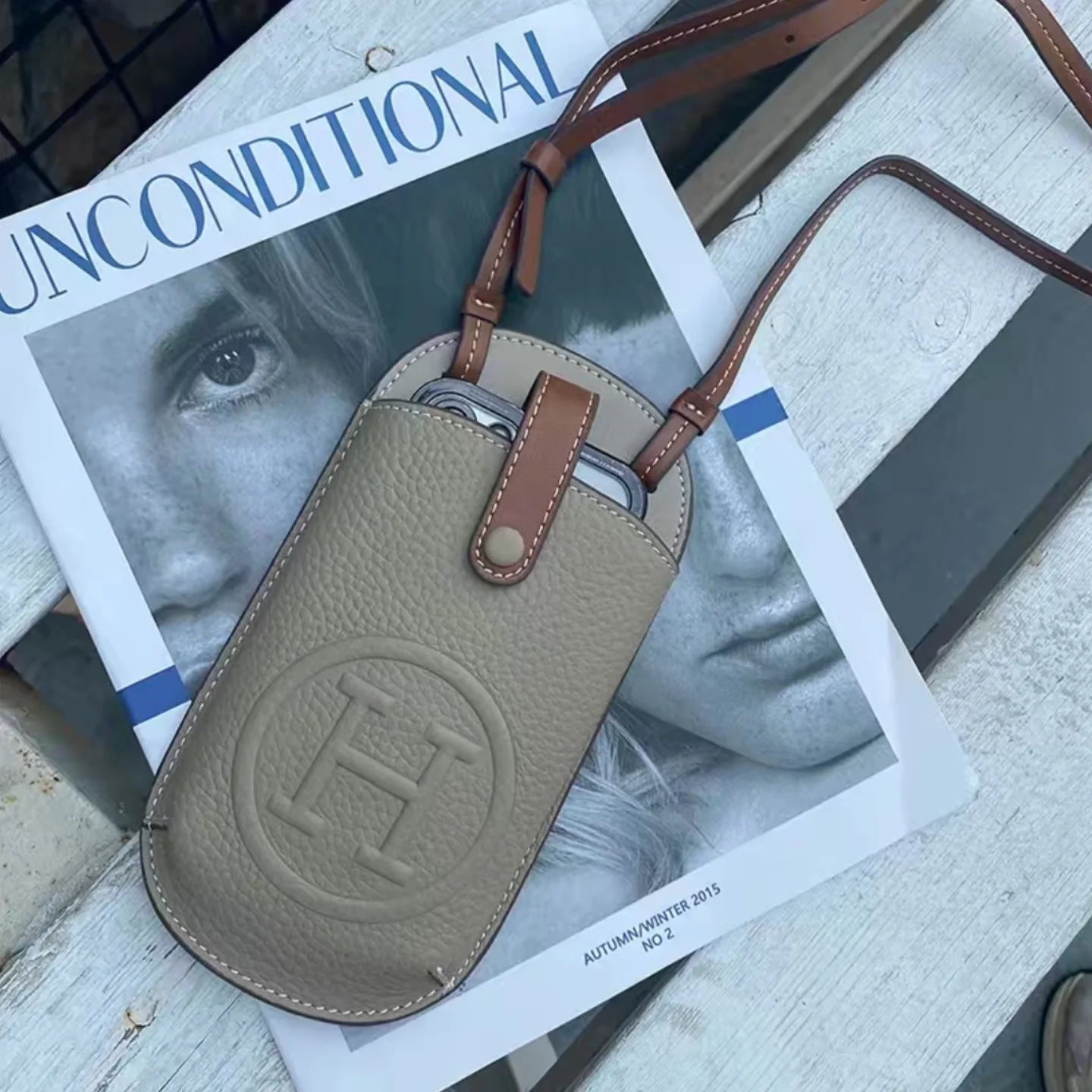Le Pouch Brun Hermès iPhone 16 Pro Max Case Crossbody Strap Bag